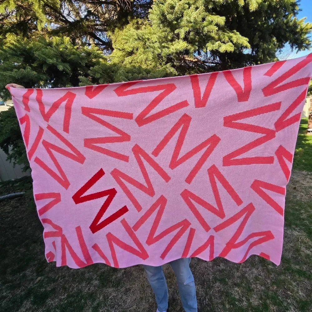 🩷🧡BaubleBar Custom Monogram Knit Blanket - Letter M or W Pink/Red/Orange